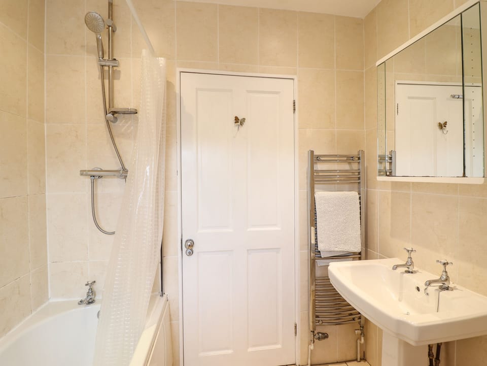 Artro View Cottage in Wales