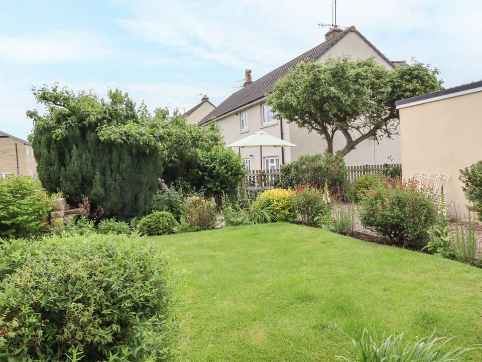 Cottage | Property grounds