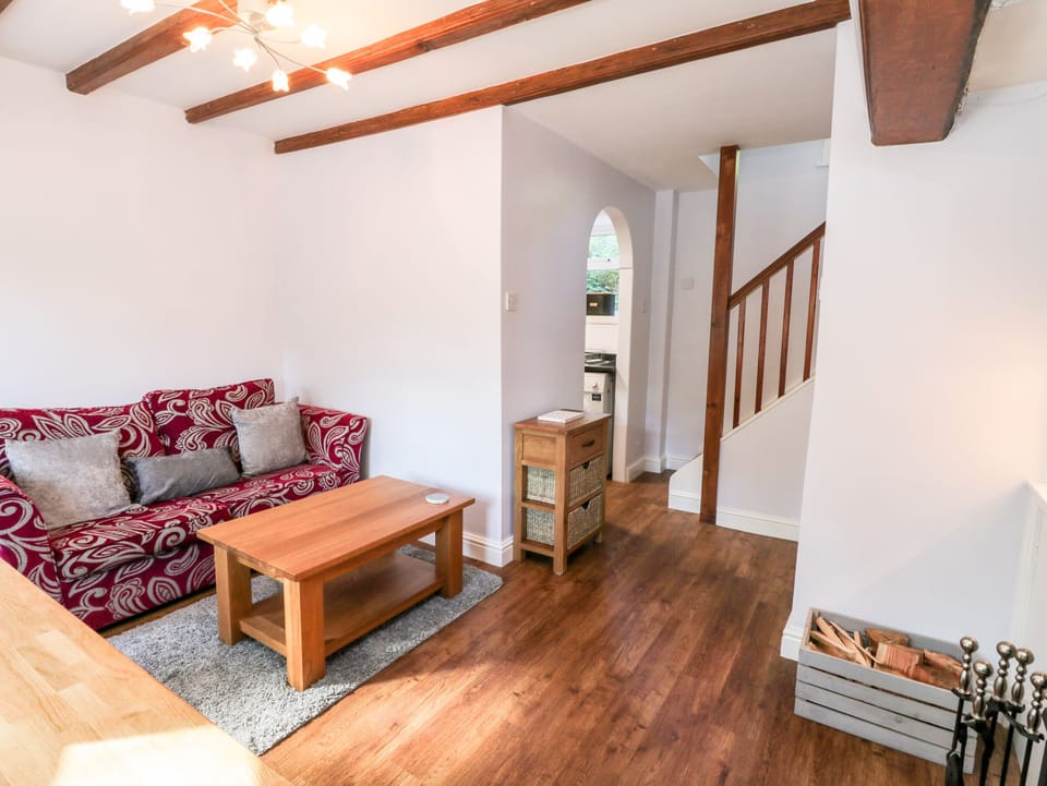 Cottage | Living room | Fireplace