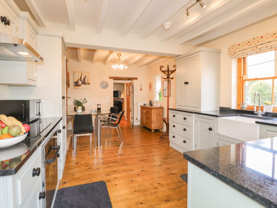 Cottage | Interior
