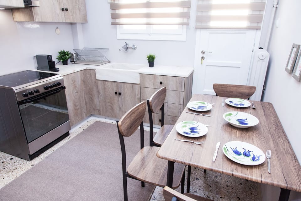 Comfort Apartment | Private kitchen | Fridge, oven