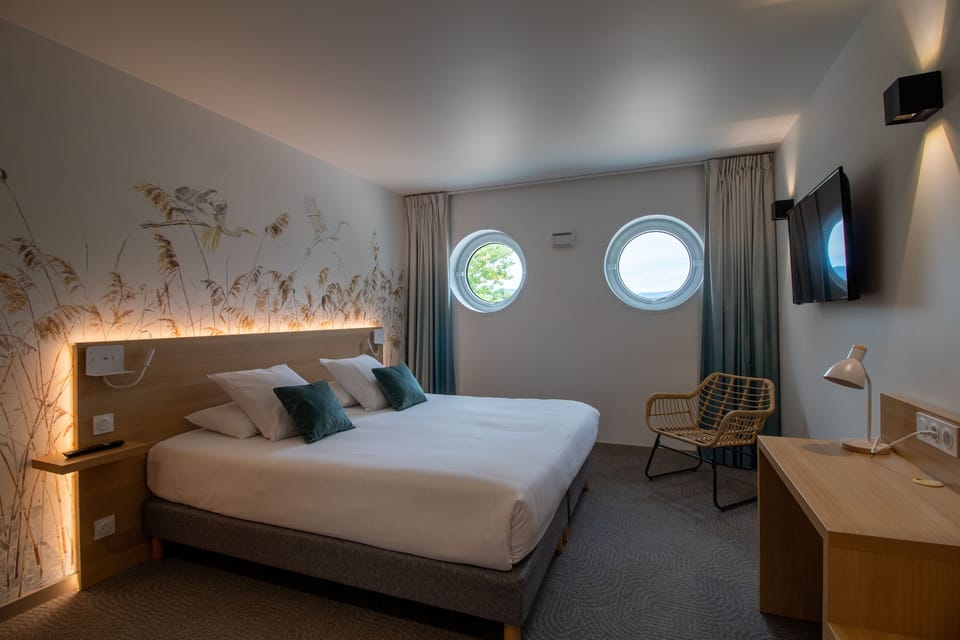 Panoramic Apartment, 3 Bedrooms | Premium bedding, memory foam beds, individually furnished, desk