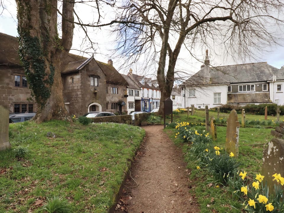 Cottage | Property grounds
