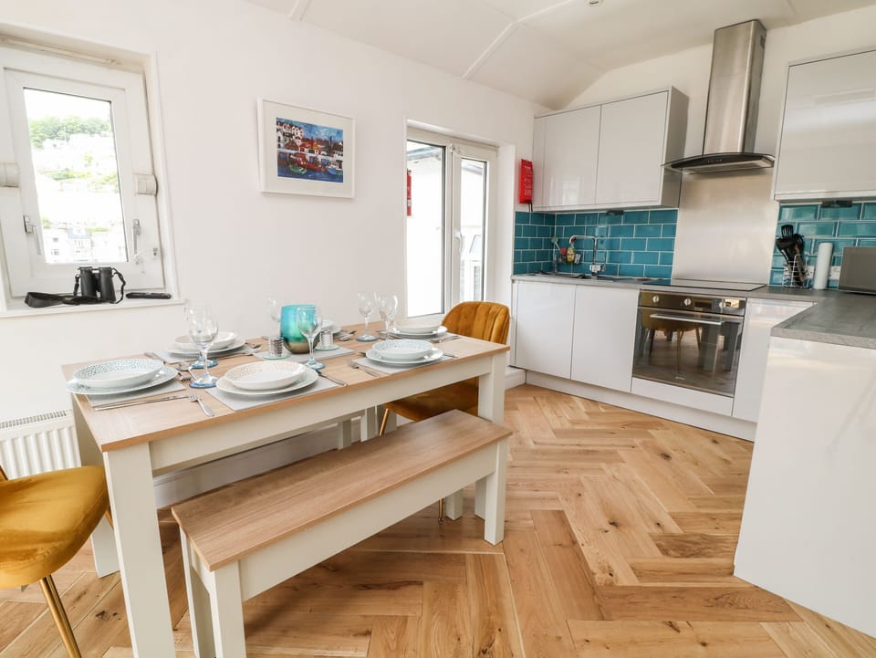 Cottage | Private kitchen | Fridge, dishwasher, electric kettle, toaster