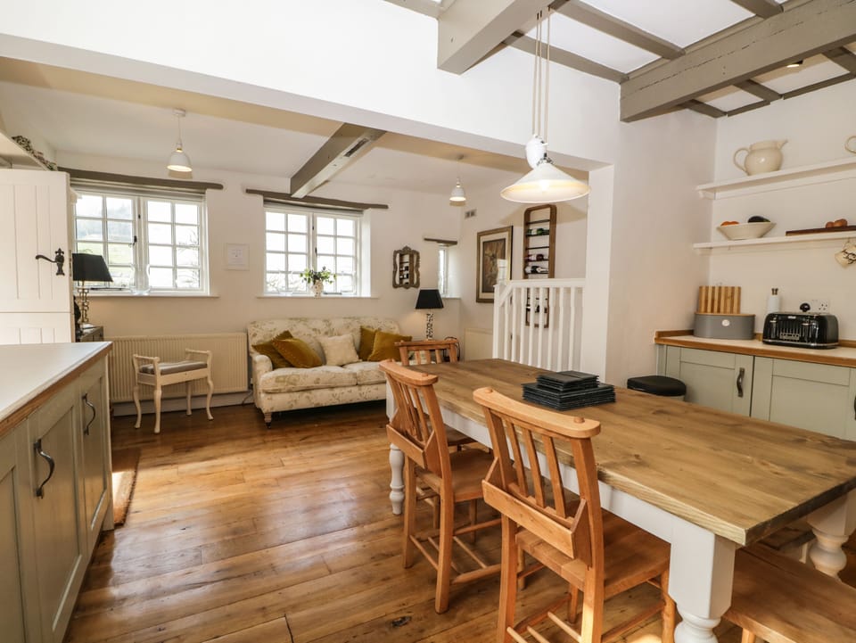 Cottage | Private kitchen | Fridge, dishwasher, electric kettle, toaster
