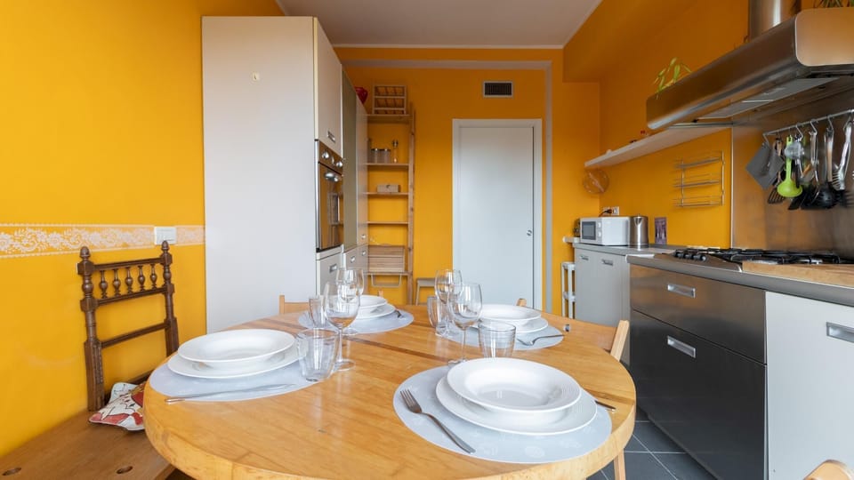 House | 2 bedrooms, iron/ironing board, WiFi