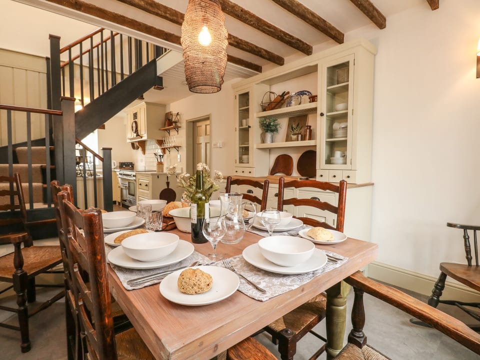 Cottage | Interior