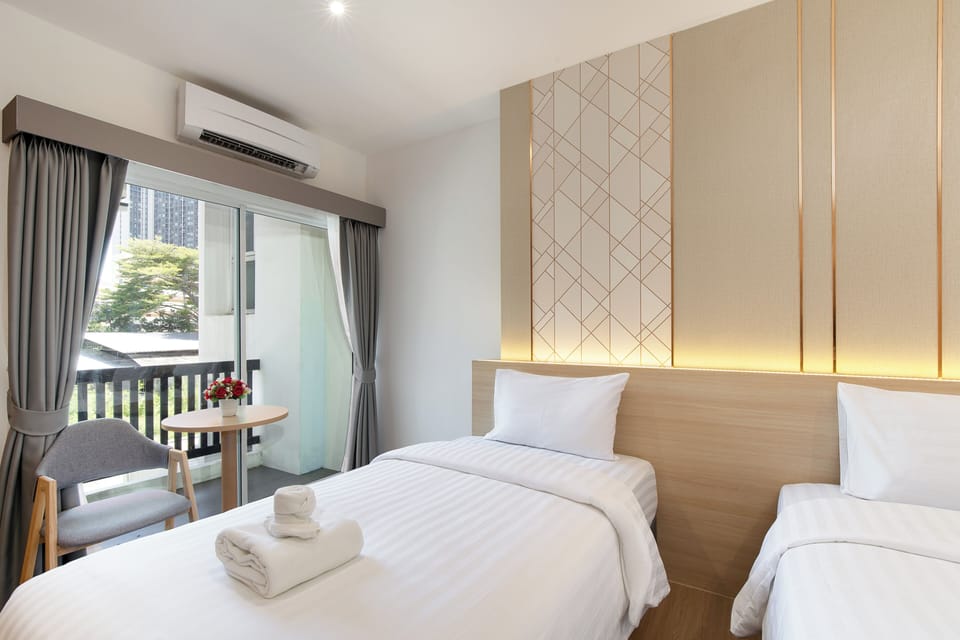Deluxe Twin Room | Free WiFi, bed sheets