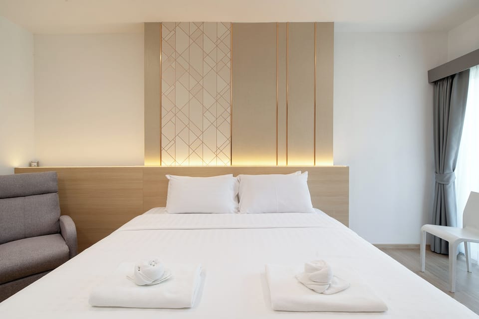 Deluxe Double Room | Free WiFi, bed sheets