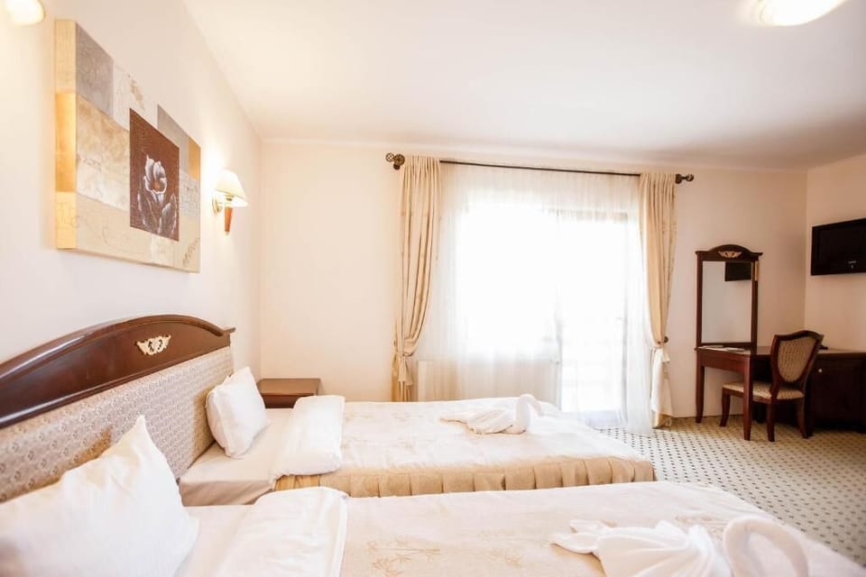 Basic Twin Room | Free WiFi, bed sheets