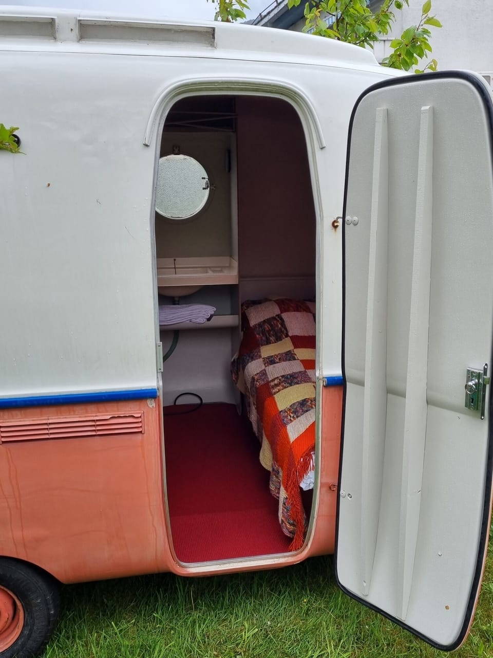 Basic Cabin | Individually decorated, free WiFi, bed sheets