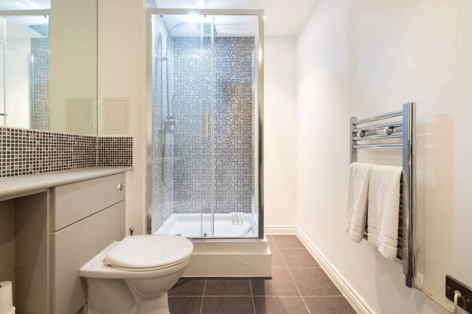 The Nine Elms Lane Arms - Stunning & Bright 2bdr Flat With Balconies Apartment in London