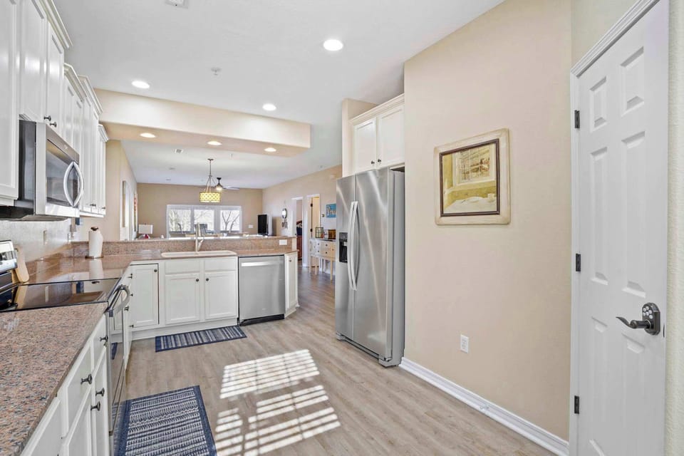 Condo, Multiple Beds, Balcony (Lakefront Sanctuary) | Private kitchen | Coffee/tea maker