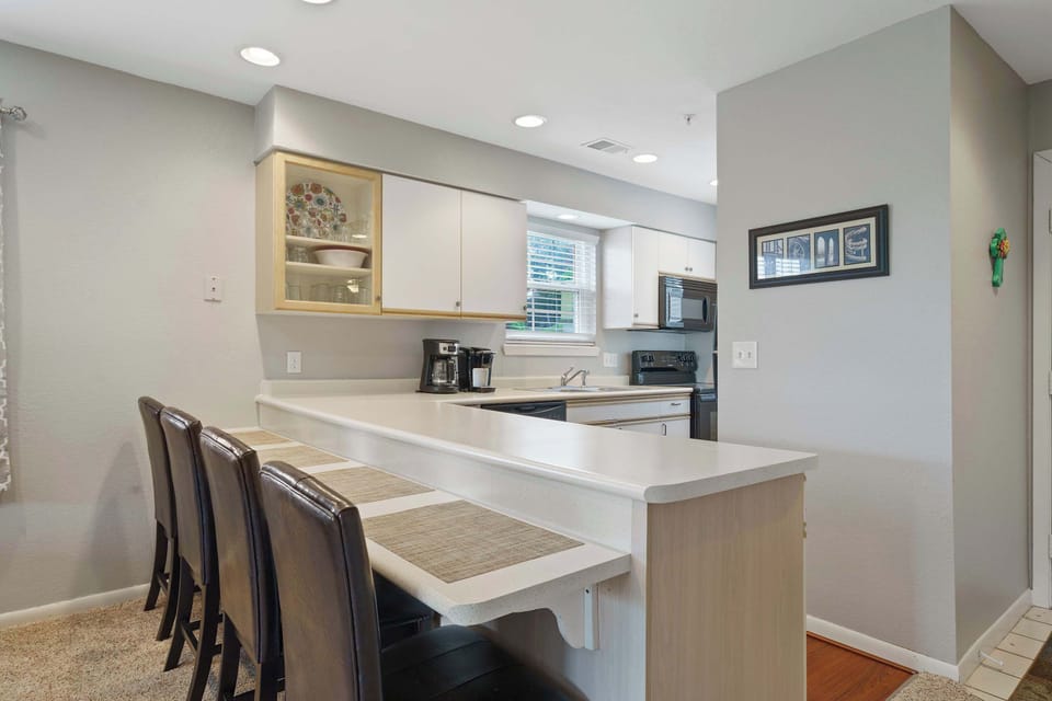 Condo, Multiple Beds, Kitchen, Garden View (Valley View Retreat) | Private kitchen | Coffee/tea maker