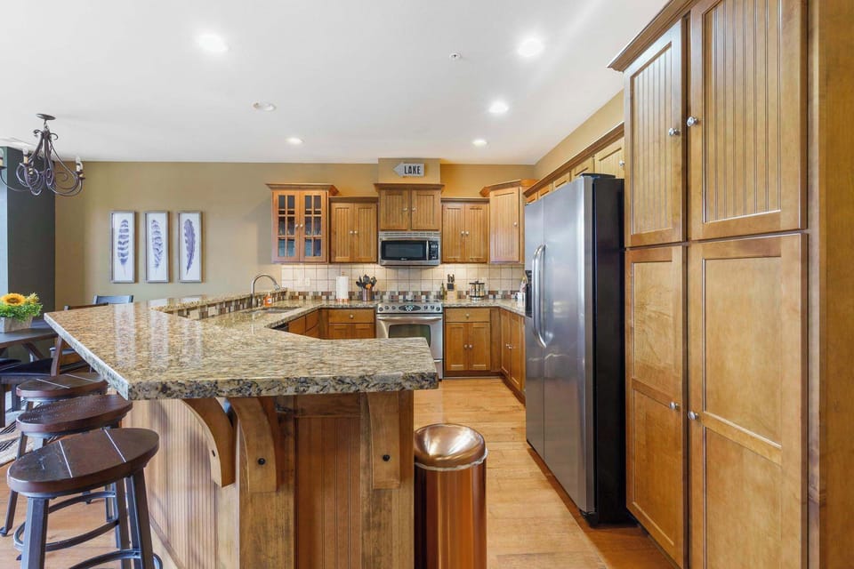 Condo, Multiple Beds, Balcony (Taneycomo Retreat) | Private kitchen | Coffee/tea maker