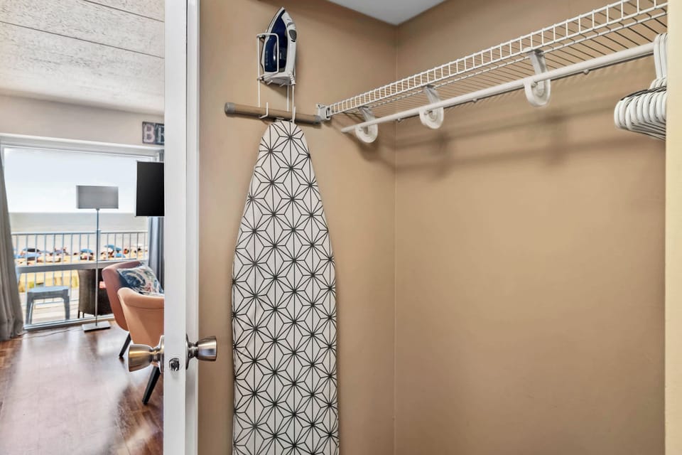 Studio Suite, Multiple Beds, Balcony, Ocean View | Interior