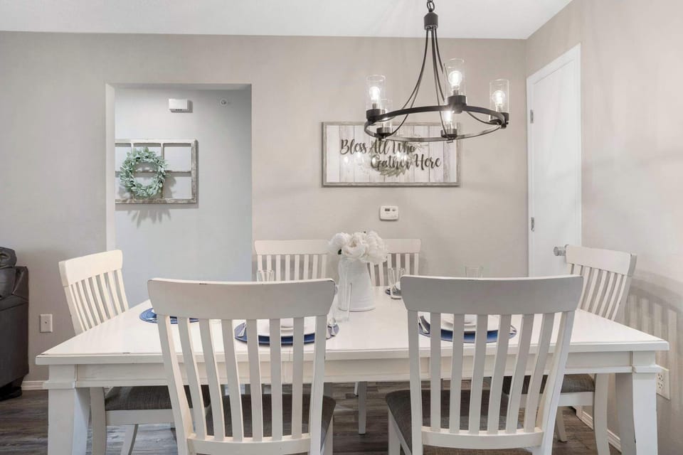 Condo, Multiple Beds, Balcony, Garden View (Rockwall Lodge) | Dining