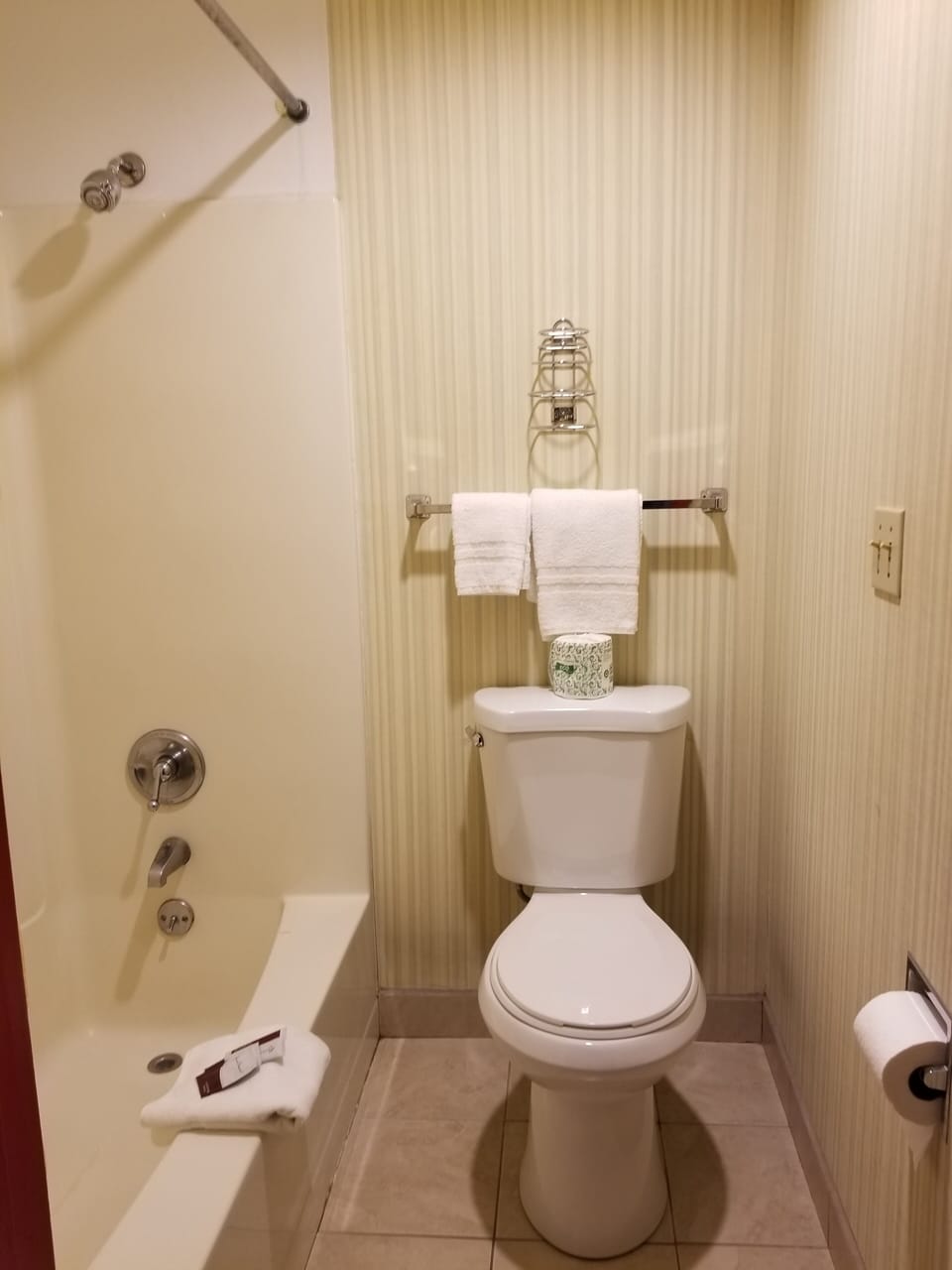 Basic Double Room | Bathroom | Hair dryer (on request), towels