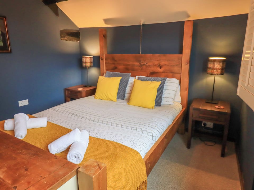 Cottage | 4 bedrooms, individually decorated, individually furnished, free WiFi