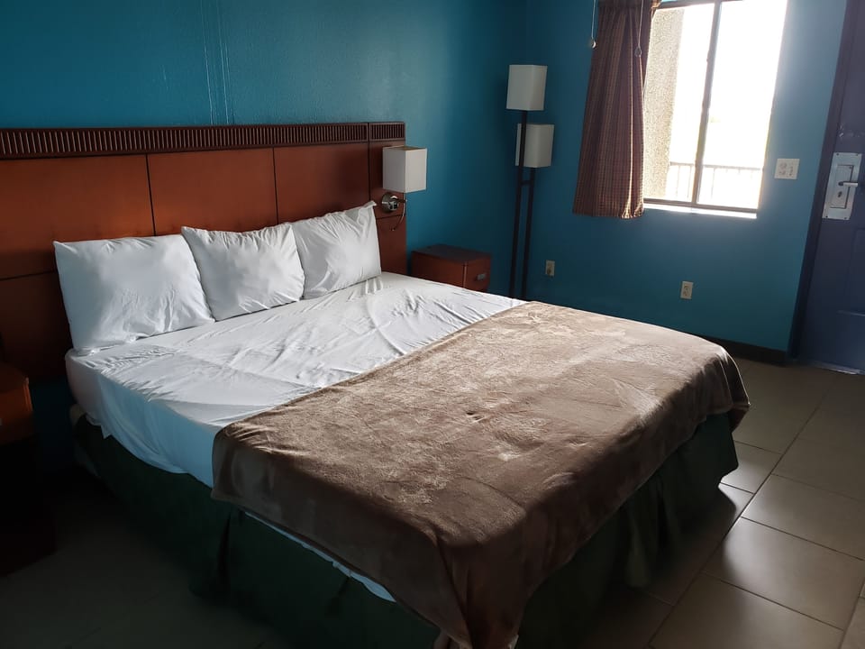Iron/ironing board (on request), bed sheets