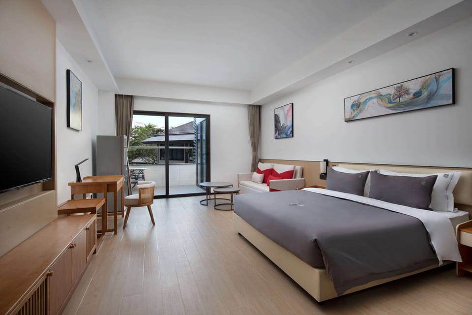 Desk, WiFi (free), bed sheets