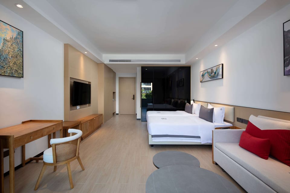 Room, 2 Twin Beds, Non Smoking | Desk, WiFi (free), bed sheets