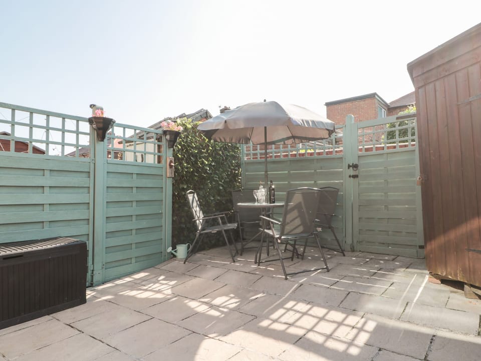 Cottage | Property grounds