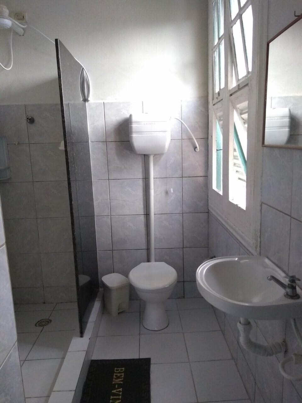 Deluxe Single Room | Bathroom | Shower, towels, soap, toilet paper