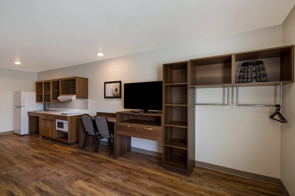 Room, 2 Queen Beds, Non Smoking | Desk, free WiFi, bed sheets