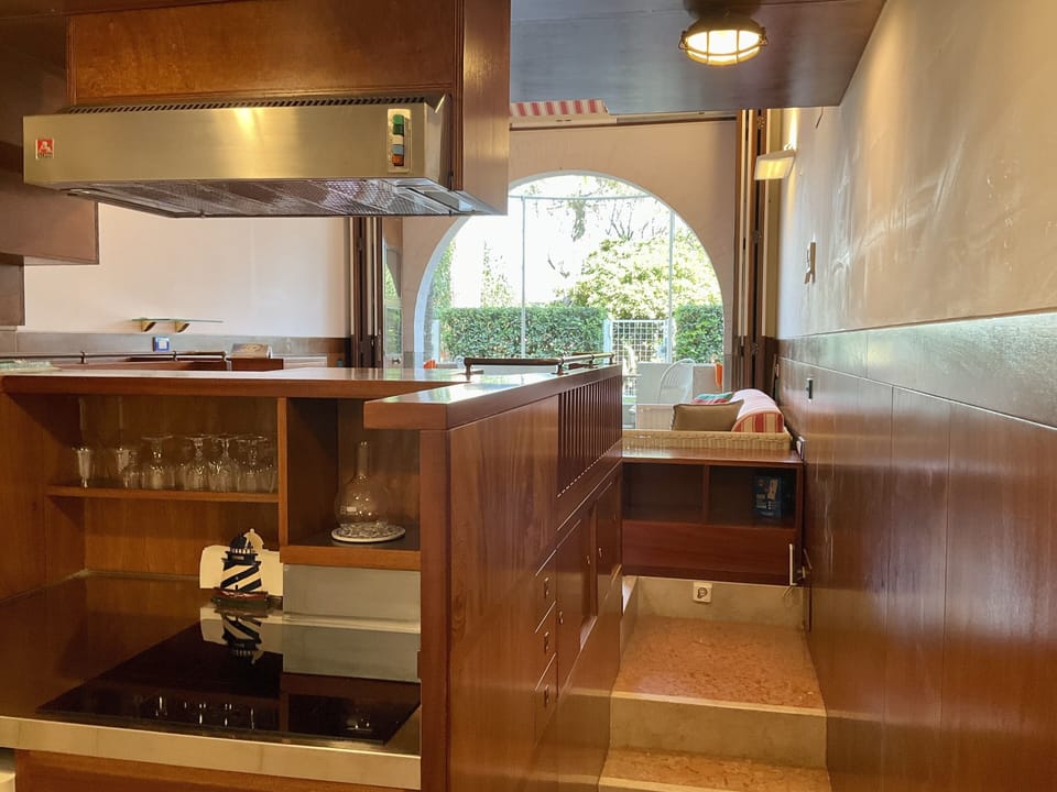 Deluxe Apartment | Private kitchen | Fridge, stovetop, dishwasher, espresso maker