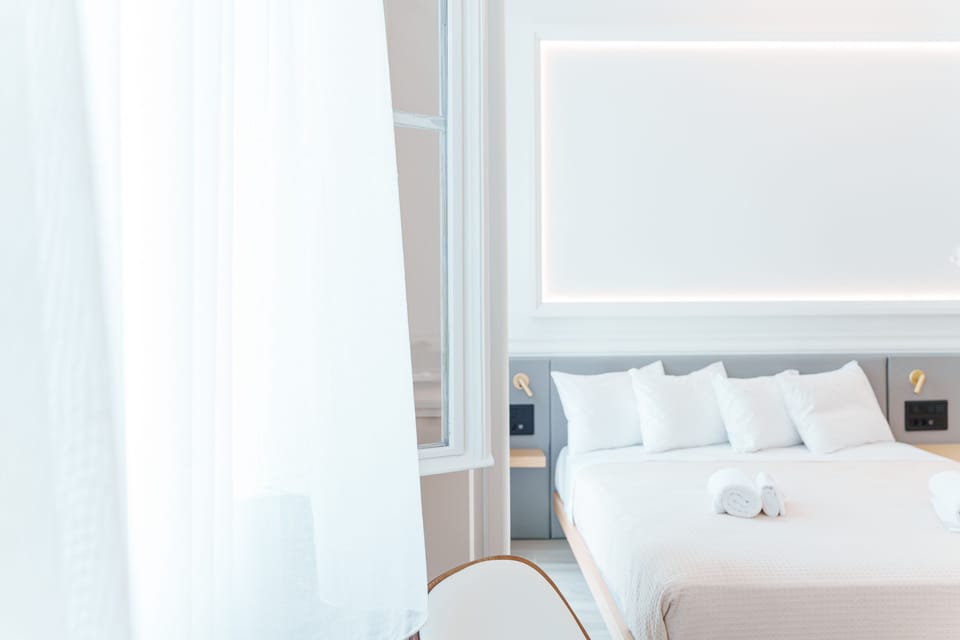 Poseidon Suites | 1 bedroom, premium bedding, in-room safe, laptop workspace