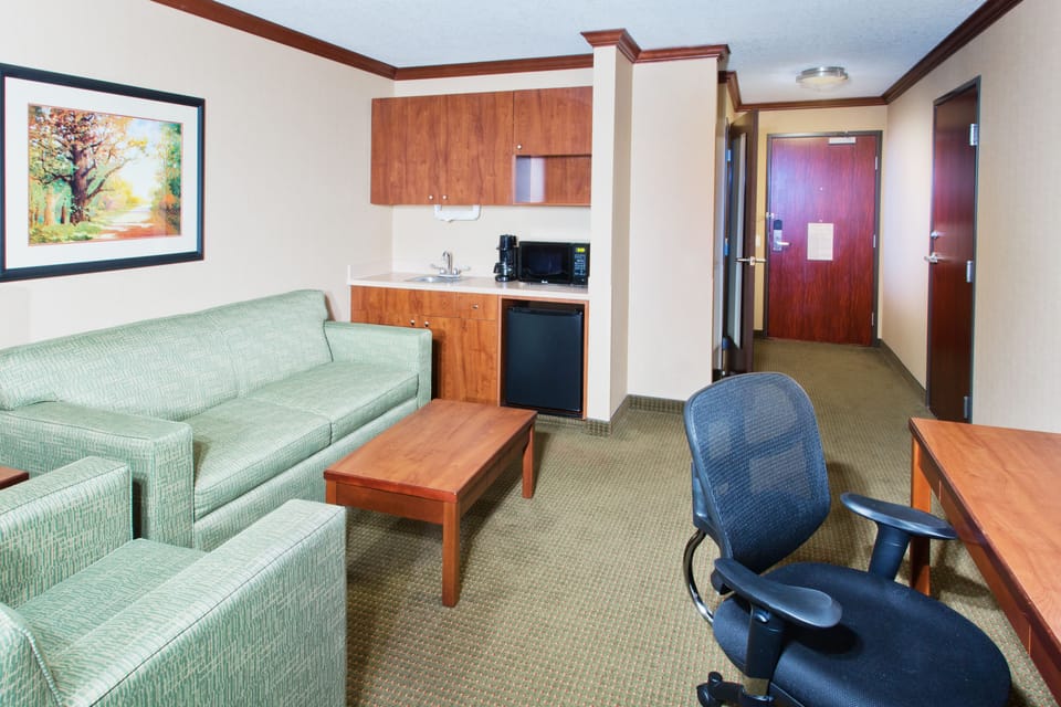 Suite, 1 King Bed, Accessible (Mobility, Access Tub) | In-room safe, desk, iron/ironing board, free cribs/infant beds