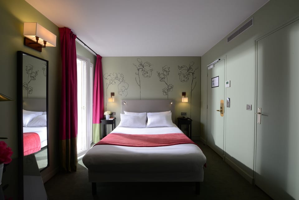 In-room safe, individually decorated, individually furnished, desk