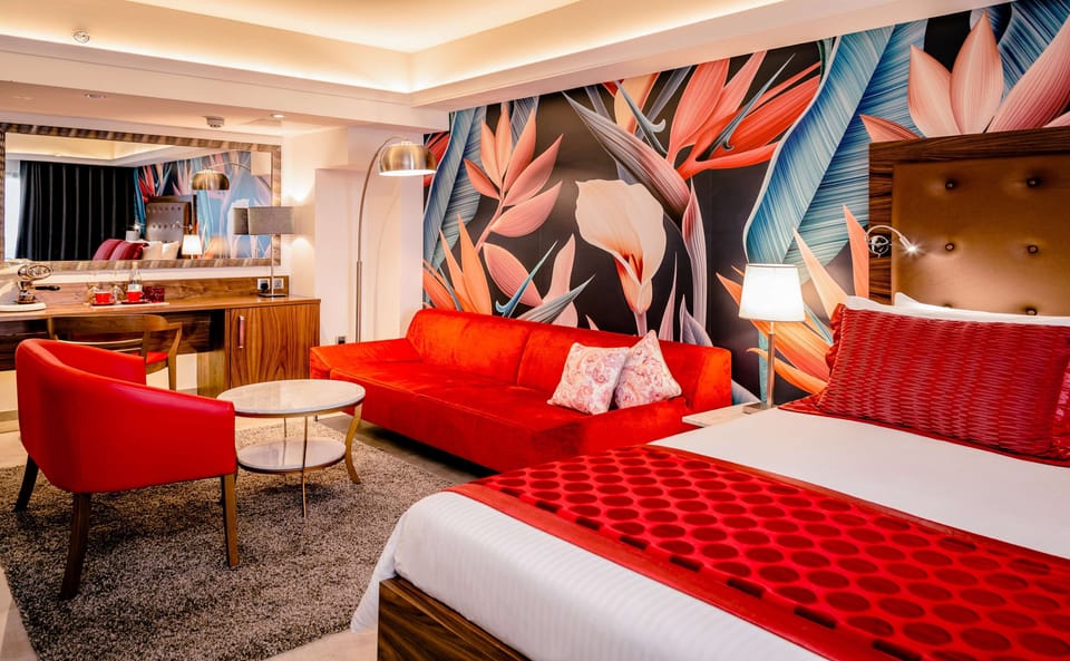 Executive Suite | In-room safe, free WiFi, bed sheets, wheelchair access
