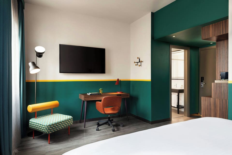 Room, 1 Queen Bed (Le Varesine) | Down comforters, minibar, in-room safe, desk