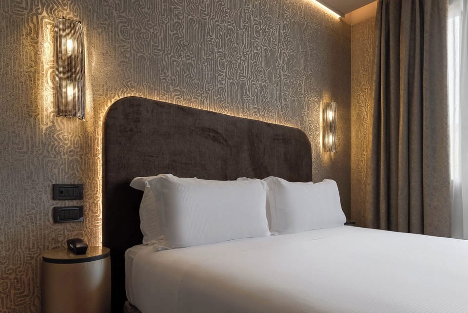 Classic Double Room | Hypo-allergenic bedding available, memory foam beds, minibar