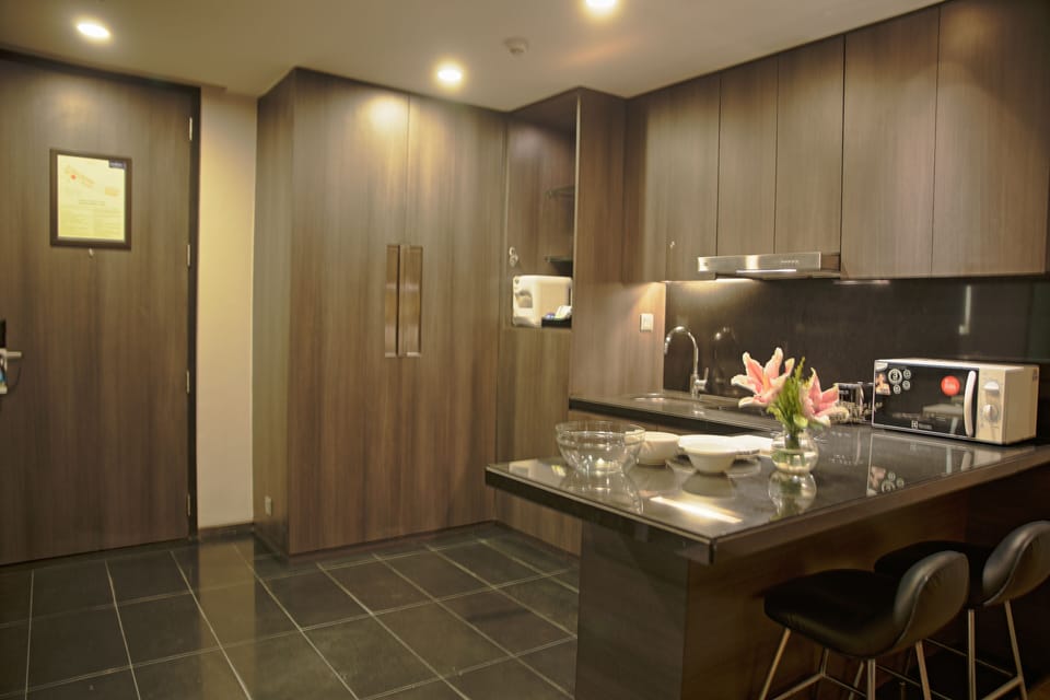 Premium Studio, 1 Double Bed, Kitchenette | Private kitchen | Eco-friendly cleaning products