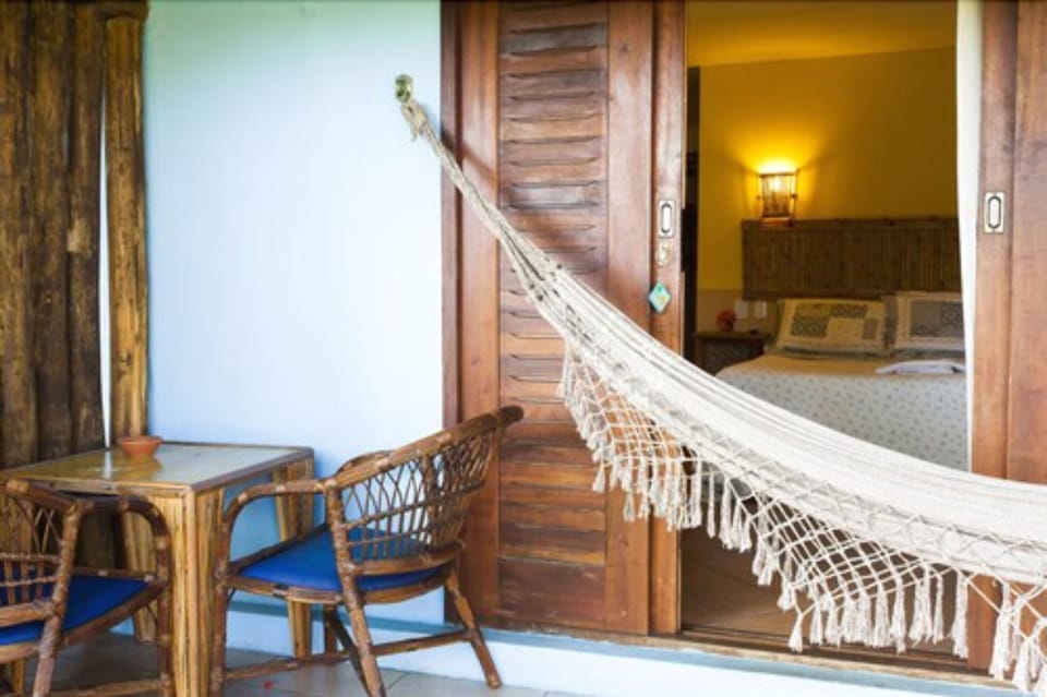 Standard Double Room (Vista Jardim) | Minibar, in-room safe, desk, bed sheets