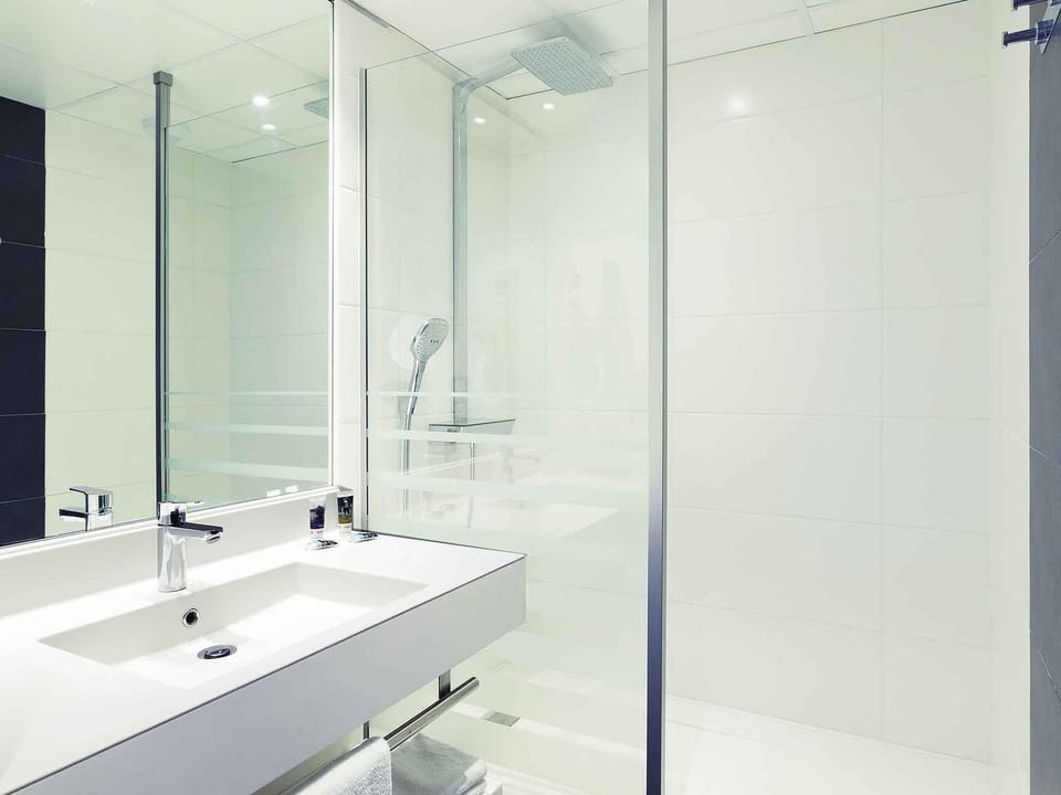 Superior Room, 2 Twin Beds | Premium bedding, minibar, in-room safe, desk