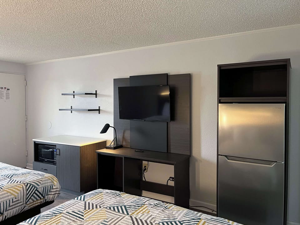 Desk, iron/ironing board, free WiFi, bed sheets