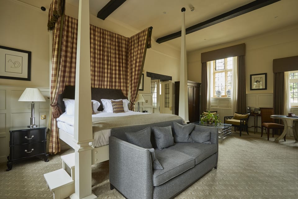 Garden Suite | Hypo-allergenic bedding available, in-room safe, desk