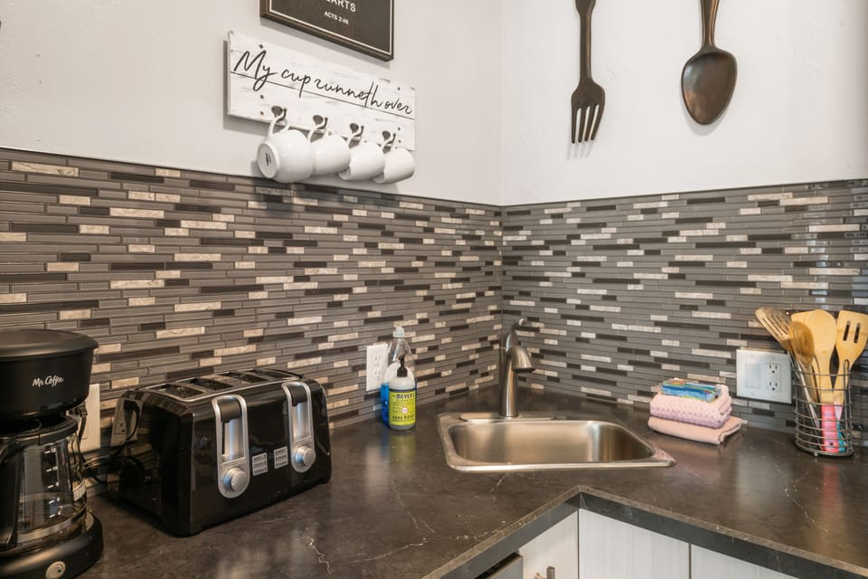 House | Private kitchen | Full-size fridge, microwave, oven, stovetop