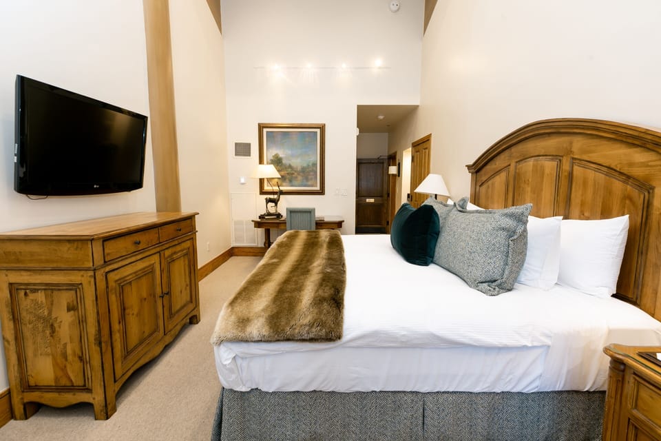 Suite, 3 Bedrooms | 3 bedrooms, desk, laptop workspace, free WiFi