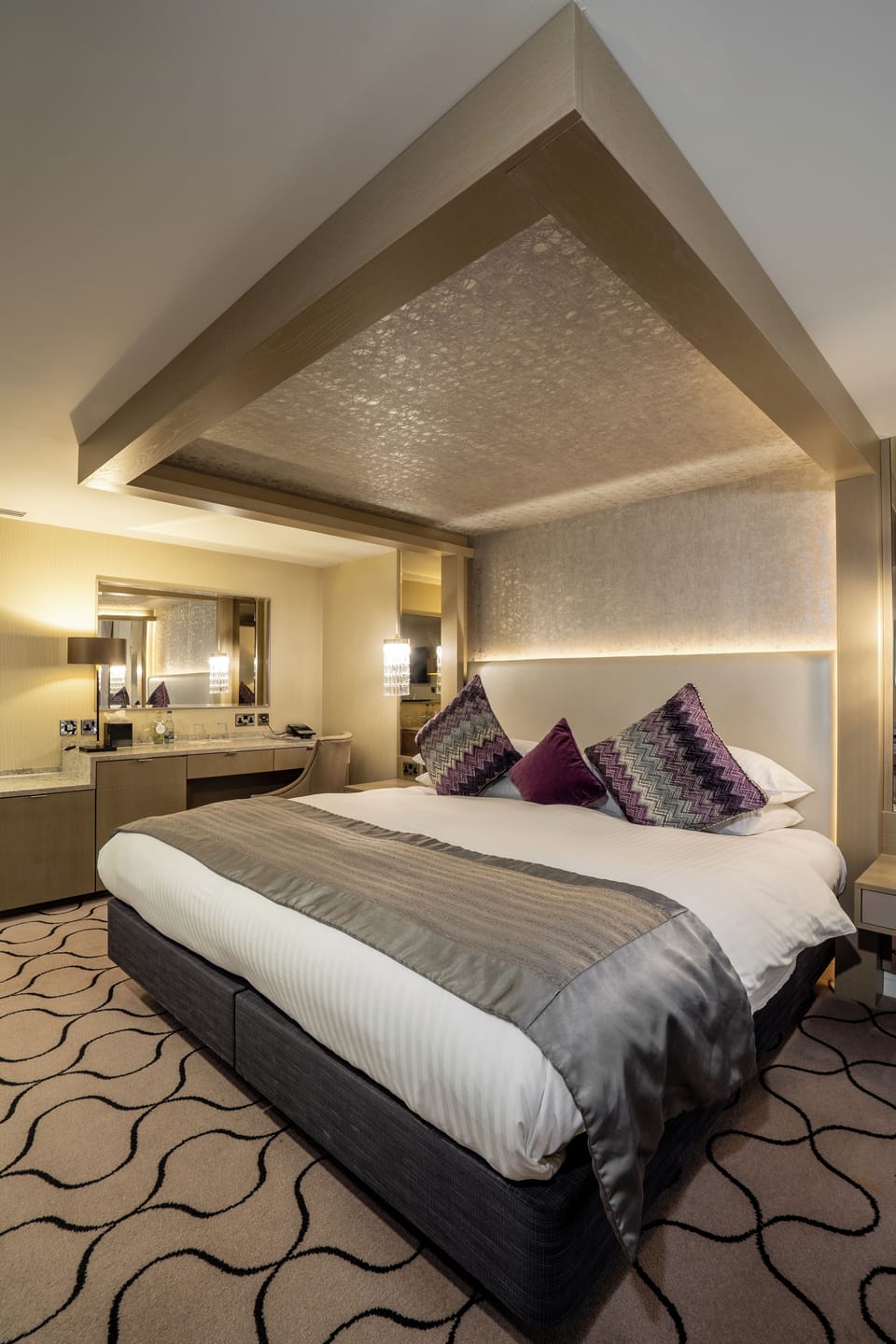 Deluxe Double Room | Hypo-allergenic bedding, desk, blackout drapes, iron/ironing board