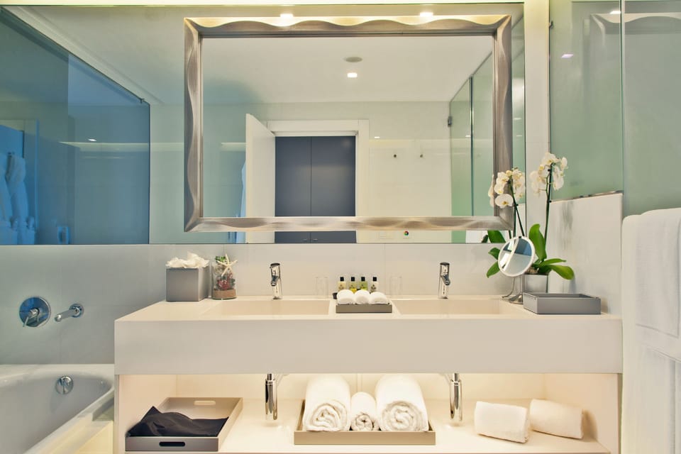 Combined shower/tub, free toiletries, hair dryer, bathrobes