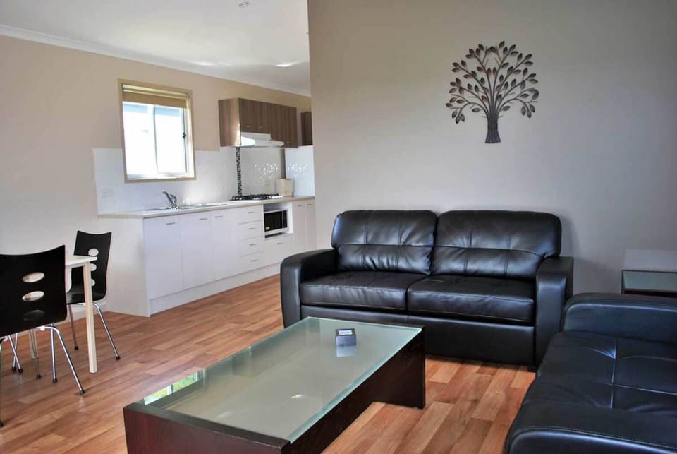 Family Cabin | Living area