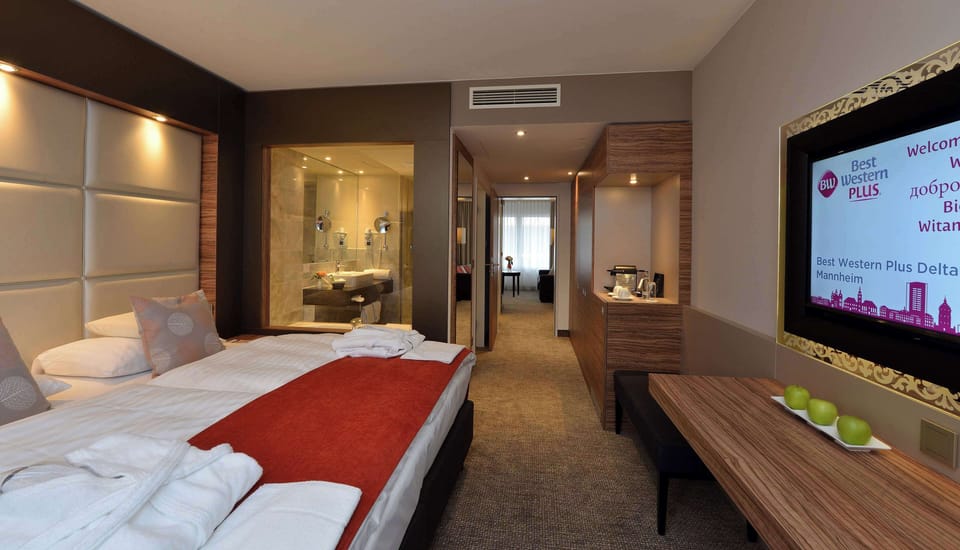 1 bedroom, premium bedding, minibar, in-room safe