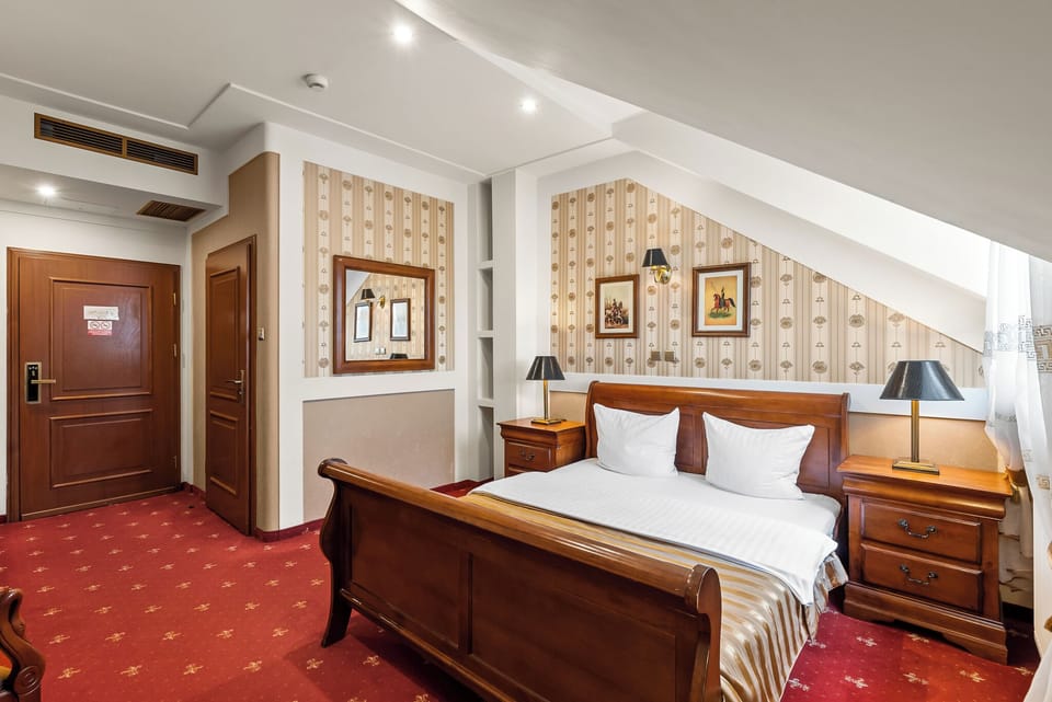 Standard Double Room | Desk, iron/ironing board, free WiFi, bed sheets