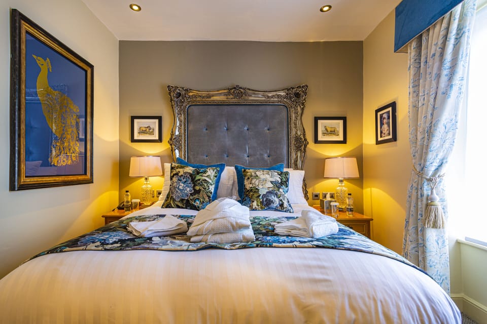 Classic Double Room | 1 bedroom, blackout drapes, iron/ironing board, free WiFi