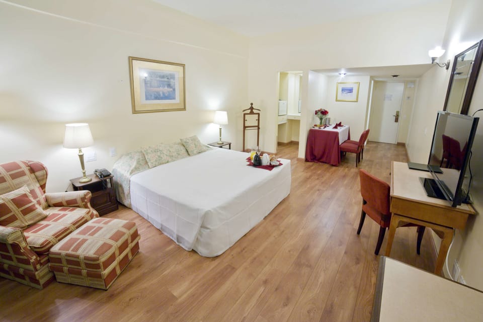 Minibar, in-room safe, blackout drapes, free WiFi